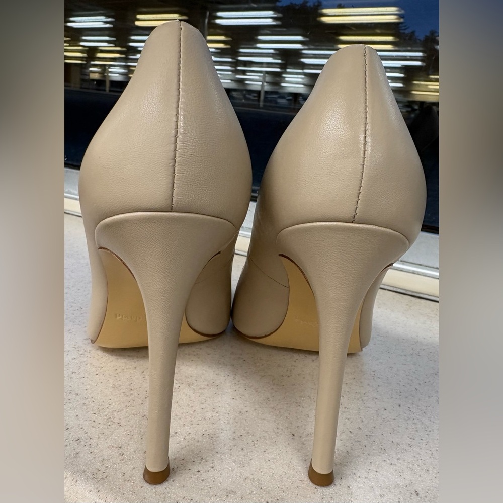 Charles David Caleesi Nude Natural Leather Stiletto Heel w Classic Pointed Toe 9 - Picture 7 of 8